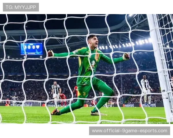 尤文图斯—佩林把守门线封堵致命一球